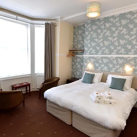 Phoenix Court 5* Scarborough