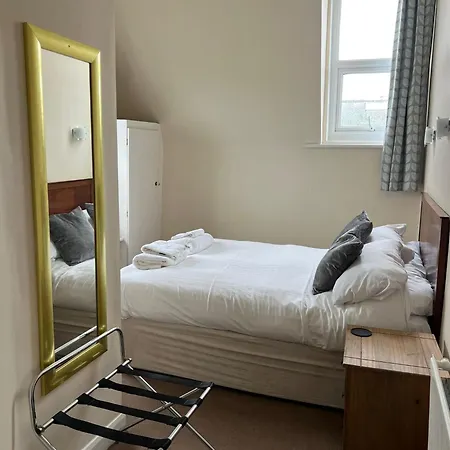 Hotel Phoenix Court 5*