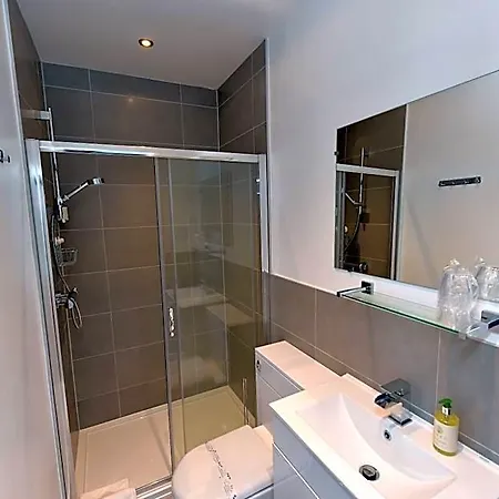 Hotel Phoenix Court 5*