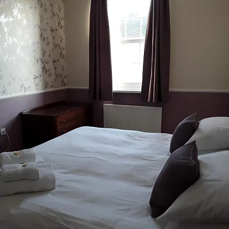 Отель Phoenix Court 5*