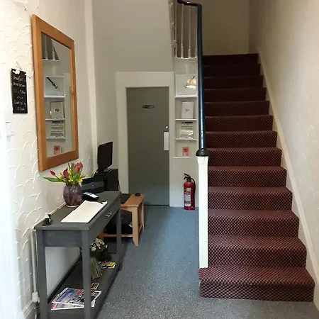 Phoenix Court Скарборо