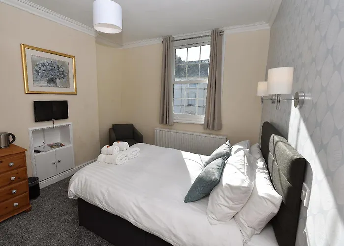 Phoenix Court Hotel 5*