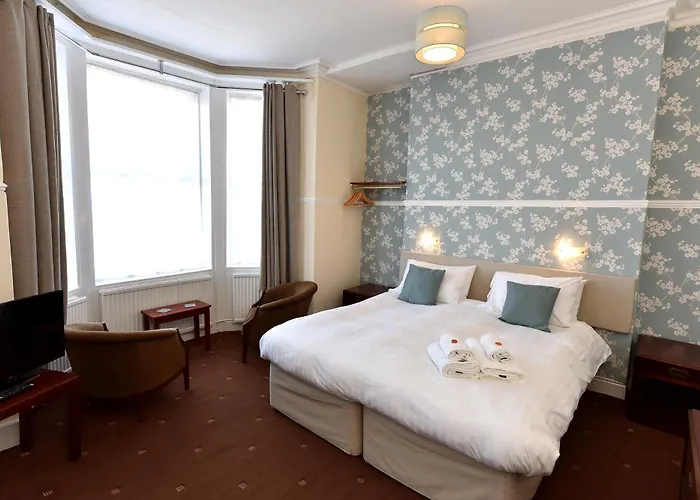 Phoenix Court 5* Scarborough