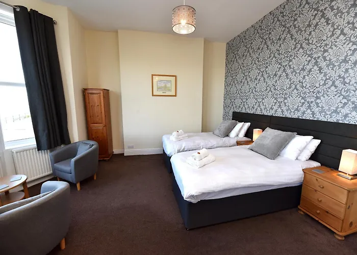 Hotel Phoenix Court 5*