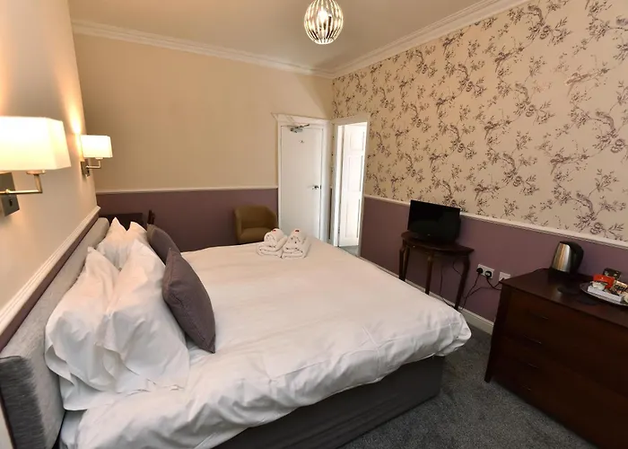 Hotel Phoenix Court 5*