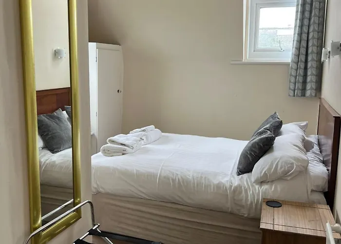 Hotel Phoenix Court 5*