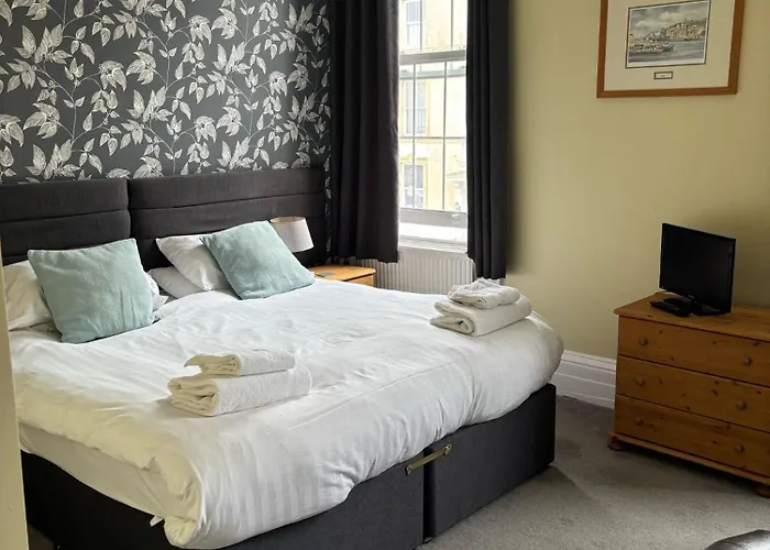 Phoenix Court Hotel 5*