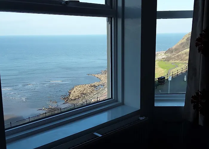 Hotel Phoenix Court 5*