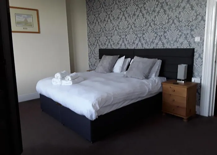 Hotel Phoenix Court 5*