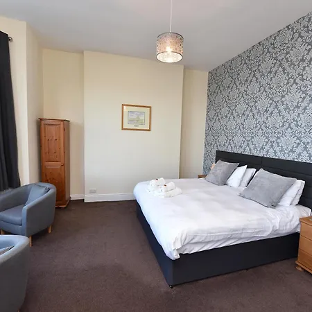 Phoenix Court 5*