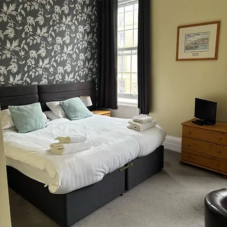 Phoenix Court Hotel 5*