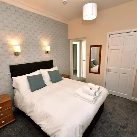 Phoenix Court 5*
